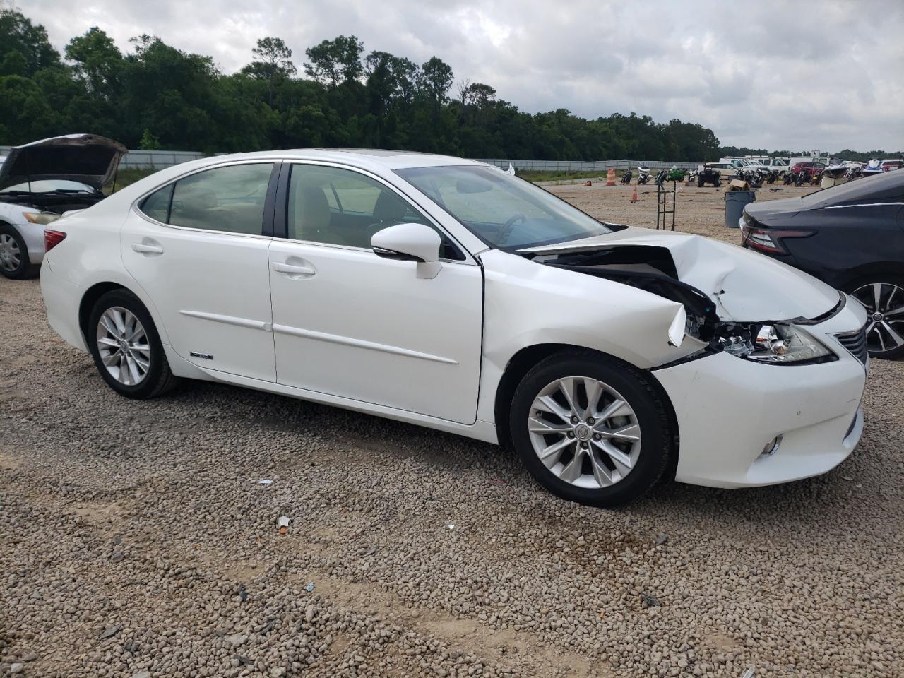 JTHBW1GG2D2005693 2013 Lexus Es 300H