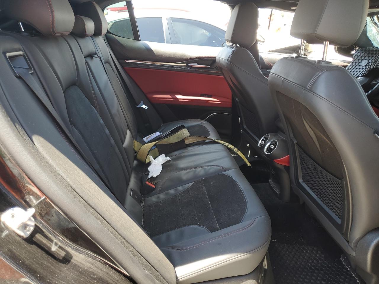 ZASFAKEV4J7C28610 2018 Alfa Romeo Stelvio Quadrifoglio