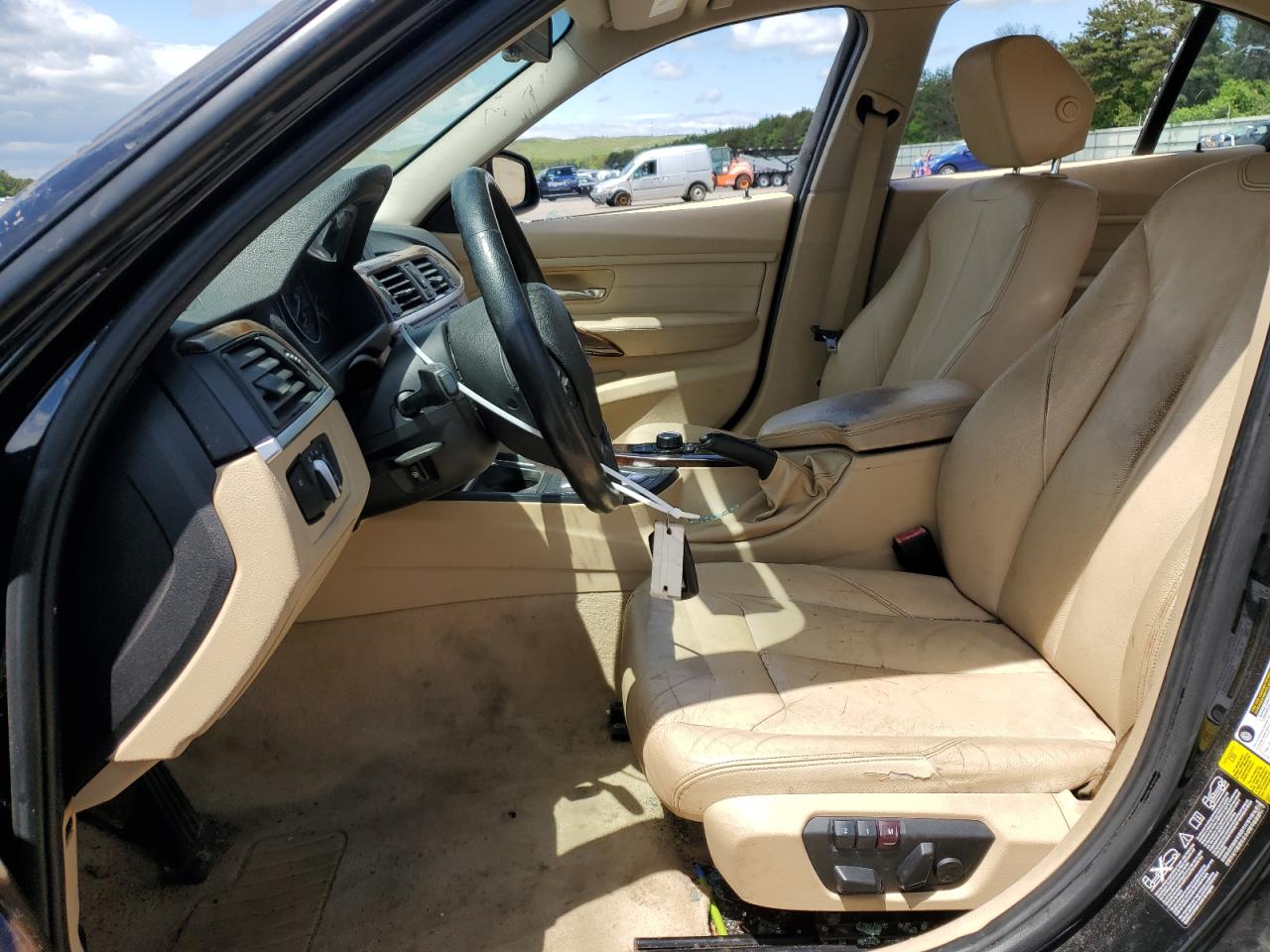 WBA3B3C52DJ698964 2013 BMW 328 Xi