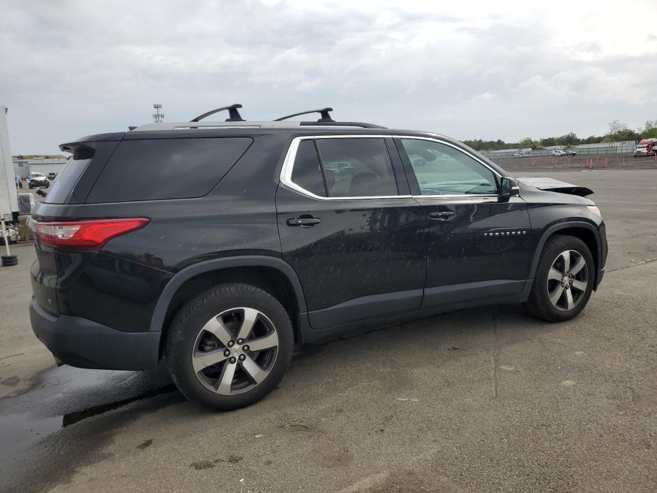 1GNEVHKW8JJ275402 2018 Chevrolet Traverse Lt