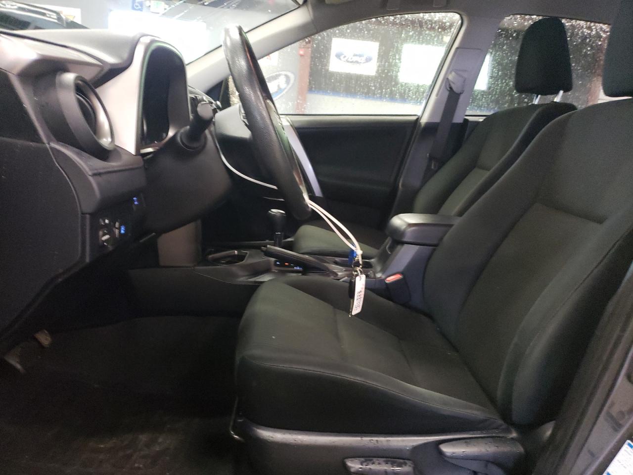 JTMBFREVXHJ709749 2017 Toyota Rav4 Le