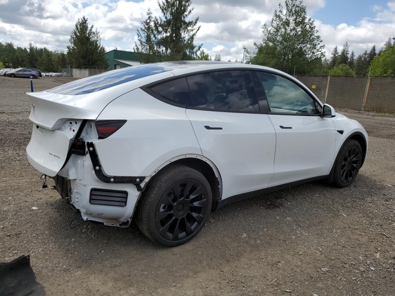 7SAYGDEE0PF676070 2023 Tesla Model Y