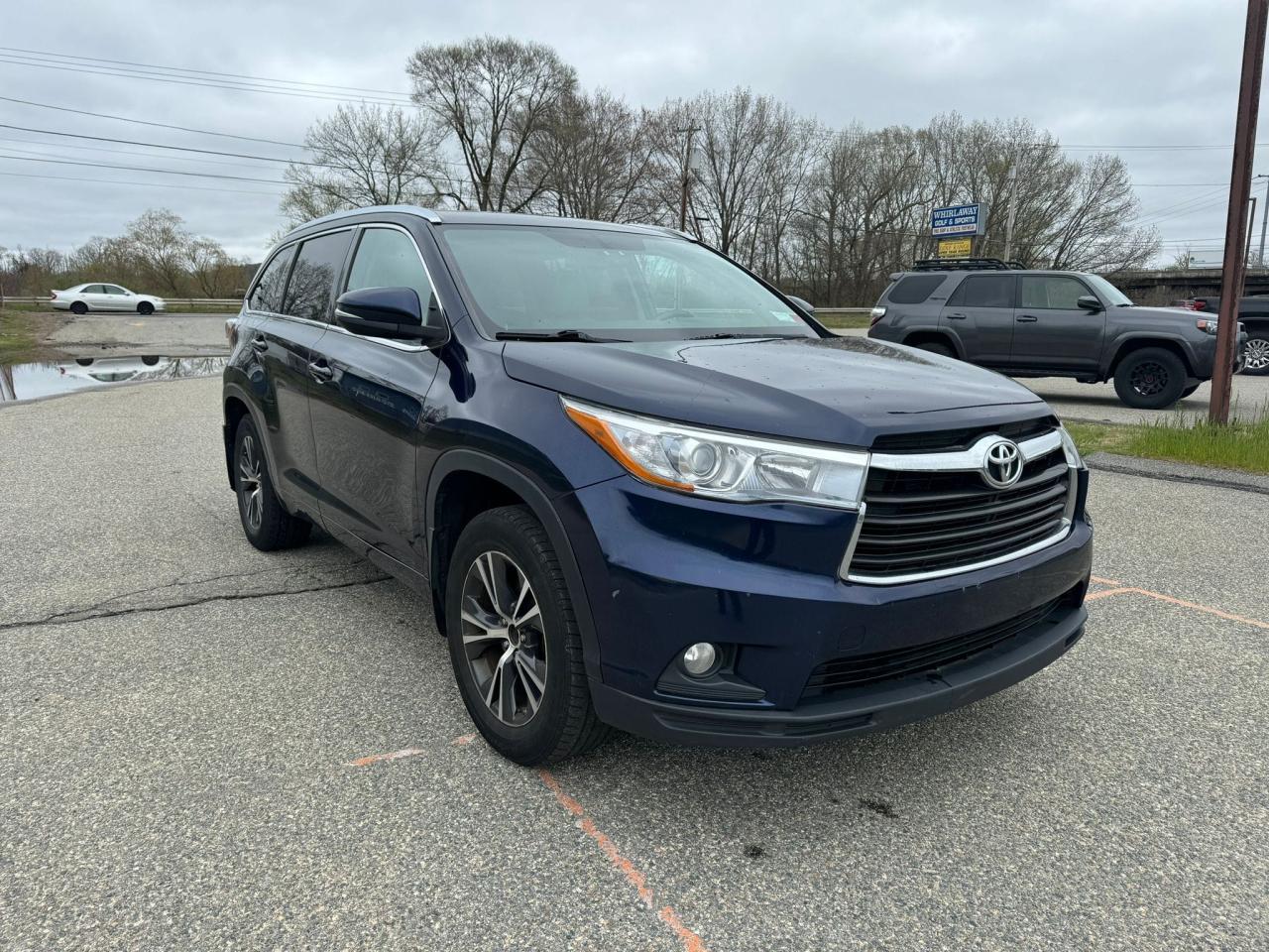 2016 Toyota Highlander Xle vin: 5TDJKRFH5GS232679