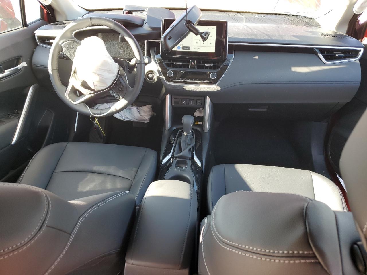 2023 Toyota Corolla Cross Xle vin: 7MUDAAAG6PV072057