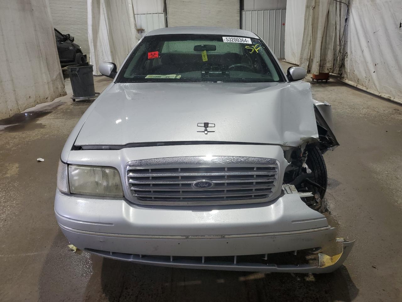 2FAFP73W31X150031 2001 Ford Crown Victoria