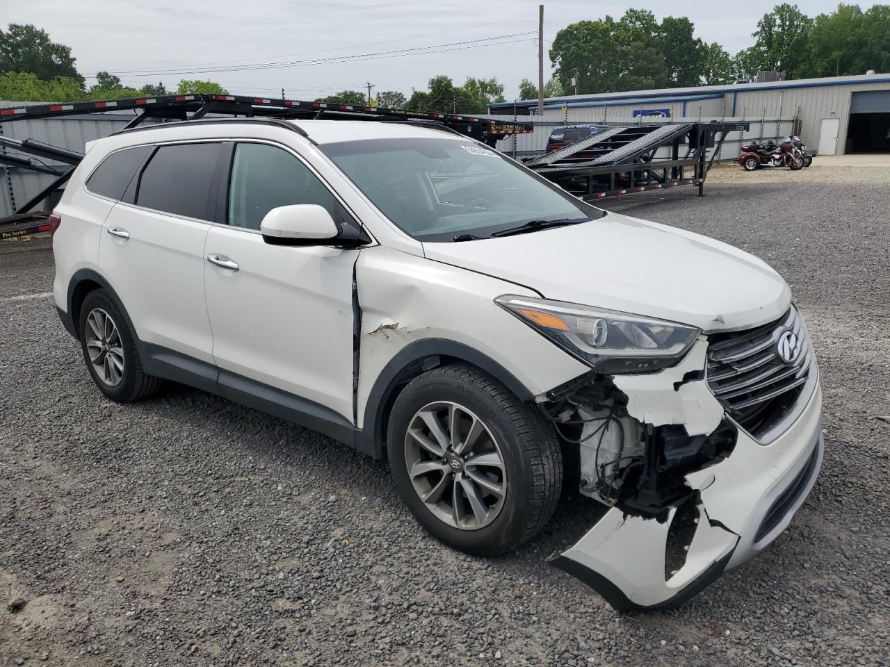 KM8SMDHF9HU181189 2017 Hyundai Santa Fe Se