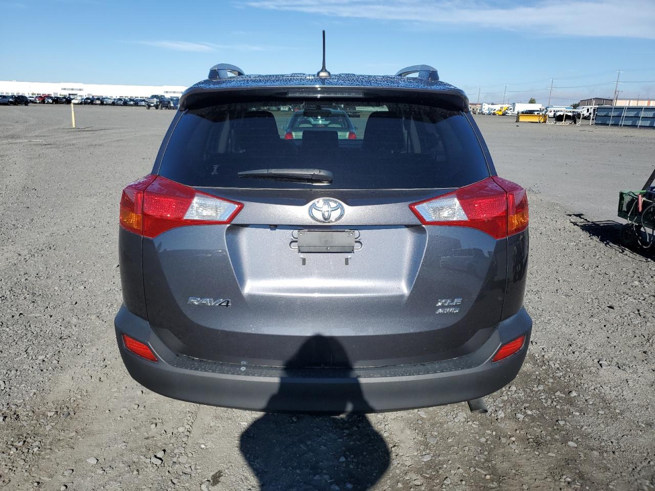 2015 Toyota Rav4 Xle vin: JTMRFREV2FD110662