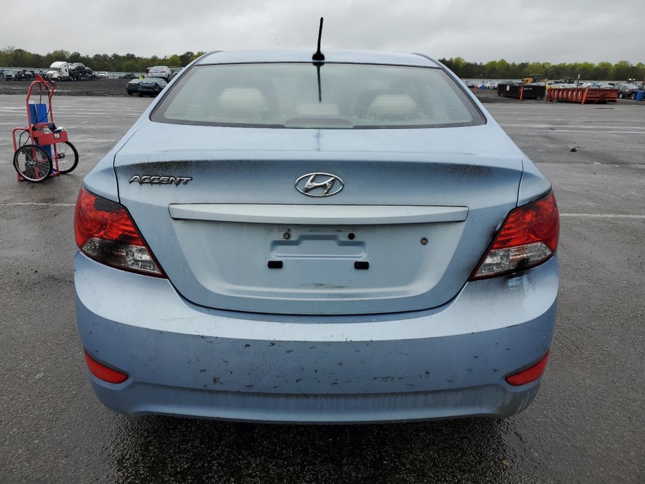 KMHCT4AE2DU516585 2013 Hyundai Accent Gls