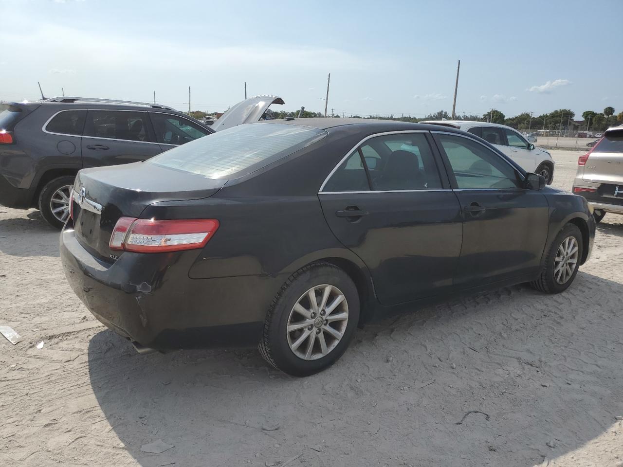 4T1BK3EK0AU115430 2010 Toyota Camry Se