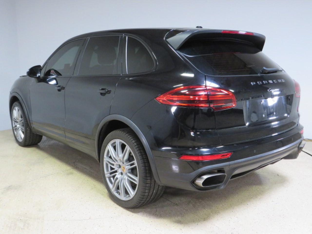 WP1AA2A2XGKA15275 2016 Porsche Cayenne