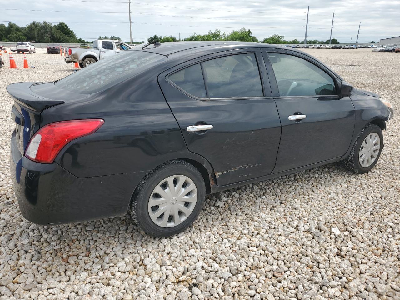 3N1CN7AP8HL875668 2017 Nissan Versa S