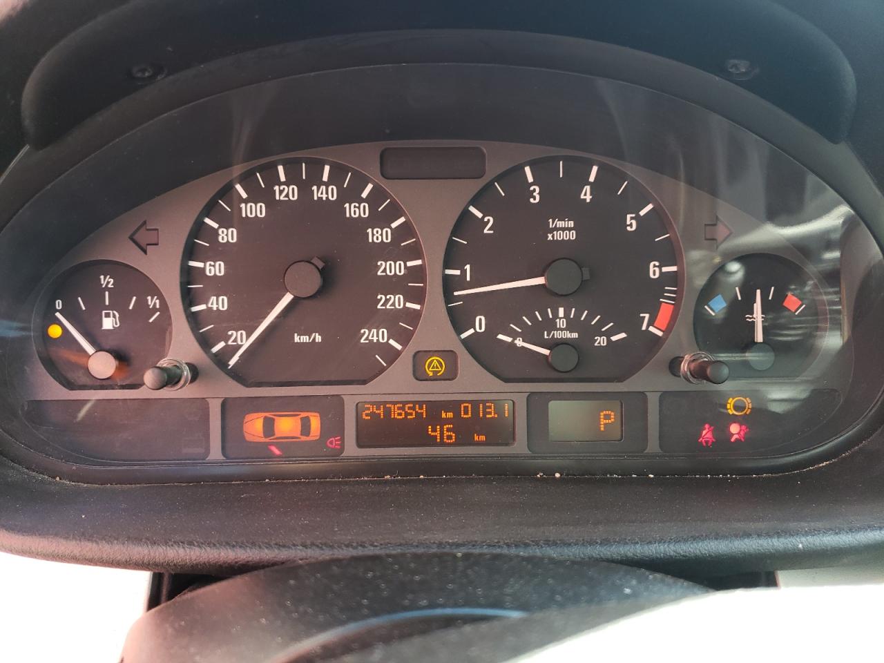 WBAEV33443KL82112 2003 BMW 325 I