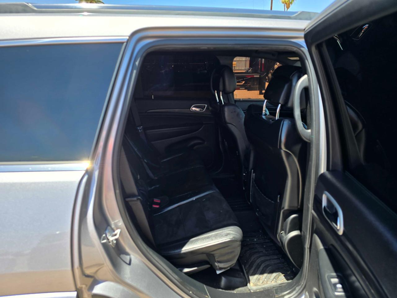 1C4RJEAG4KC819964 2019 Jeep Grand Cherokee Laredo