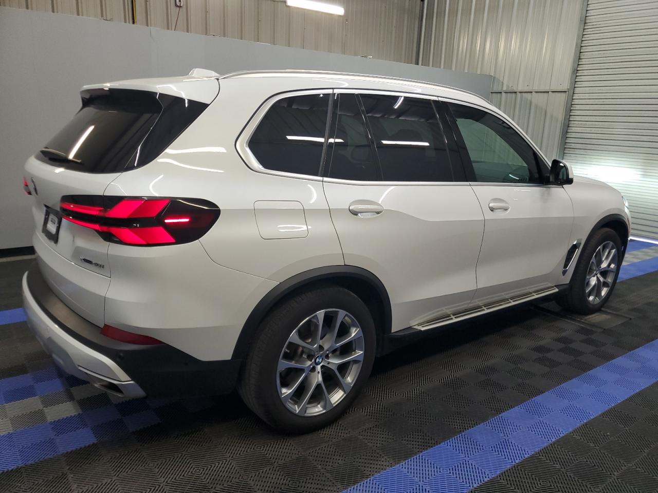 2024 BMW X5 xDrive40I vin: 5UX23EU06R9T35147