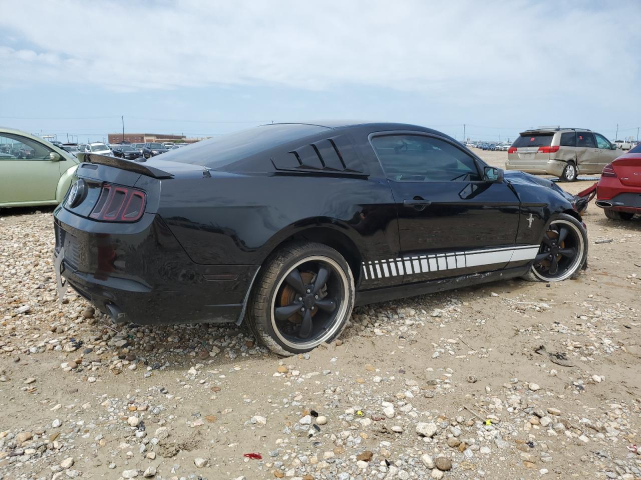 2014 Ford Mustang vin: 1ZVBP8AM7E5301716