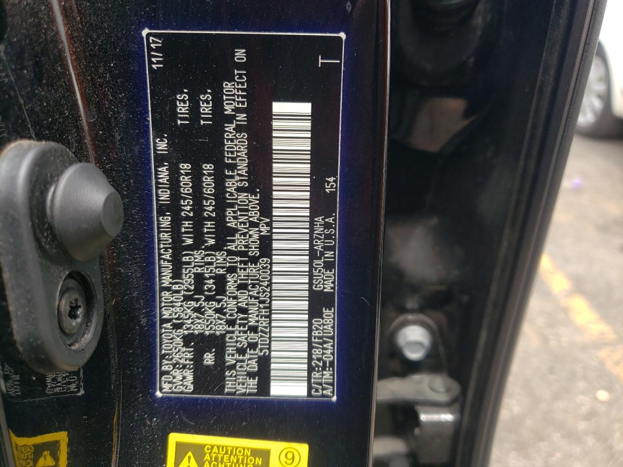 5TDZZRFH1JS240039 2018 Toyota Highlander Le