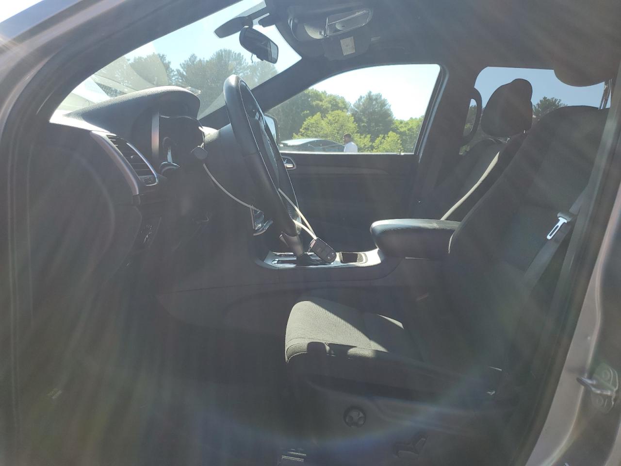 1C4RJFAG0LC168985 2020 Jeep Grand Cherokee Laredo