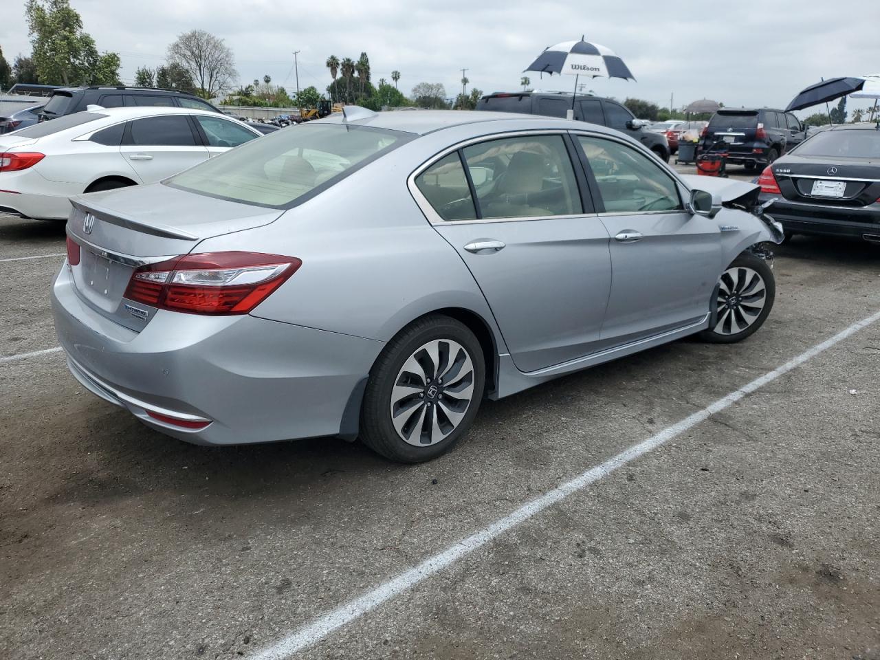 JHMCR6F74HC015197 2017 Honda Accord Touring Hybrid