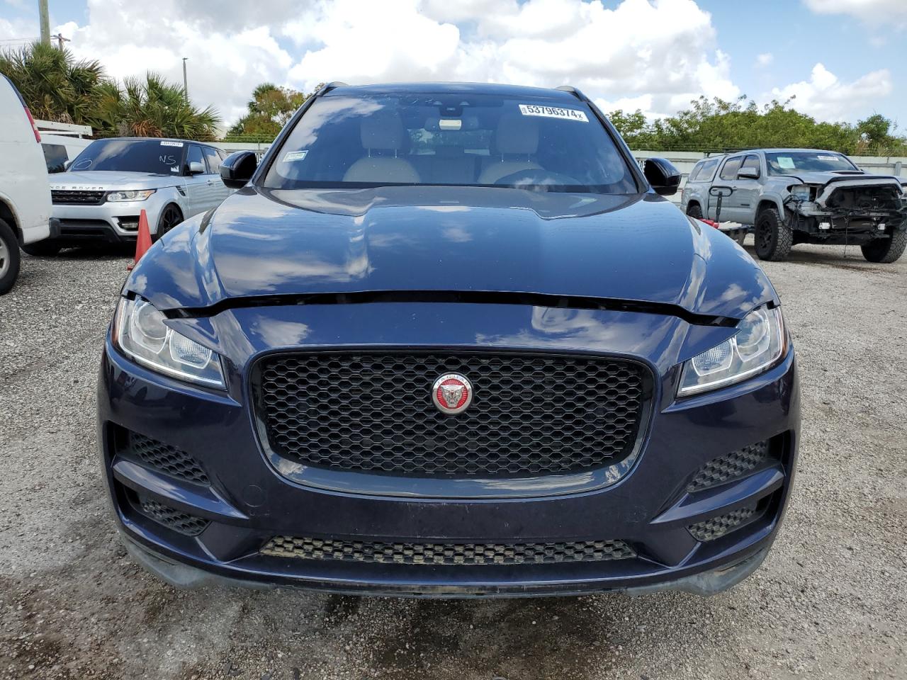 SADCJ2FX7JA264049 2018 Jaguar F-Pace Premium