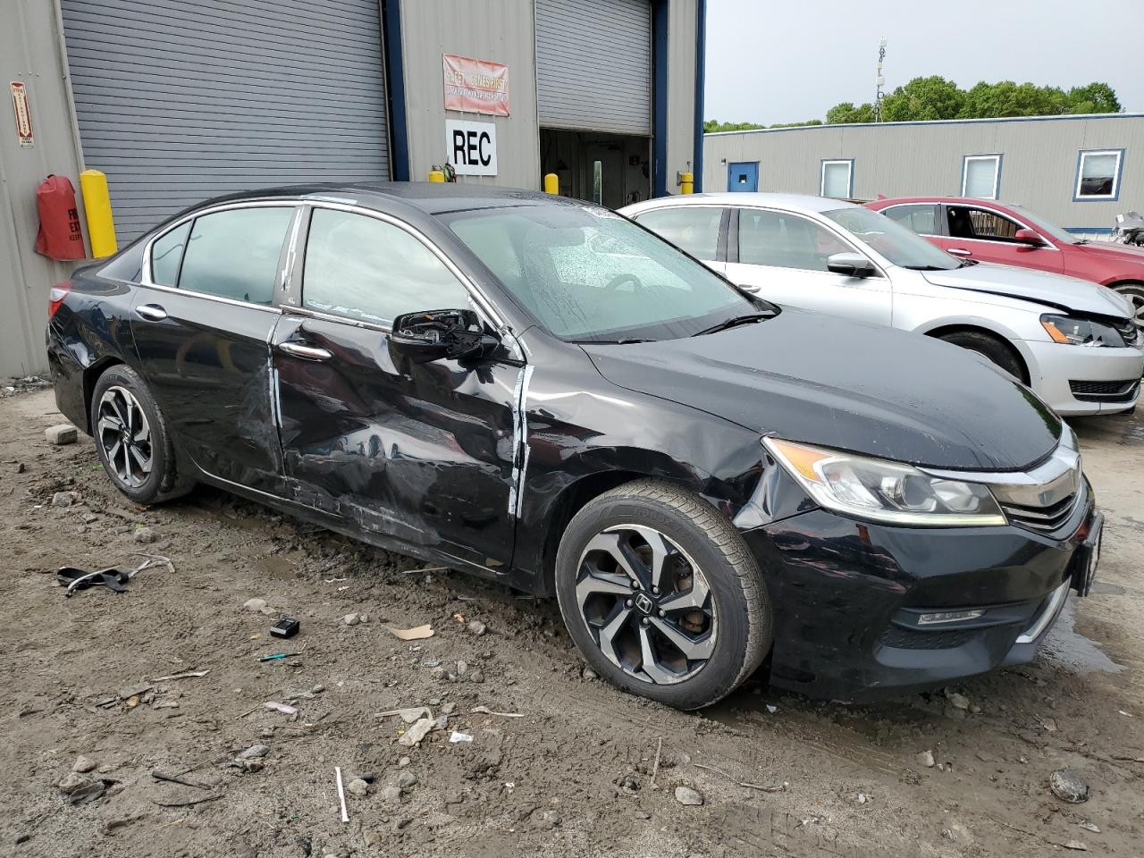 1HGCR2F73HA026392 2017 Honda Accord Ex