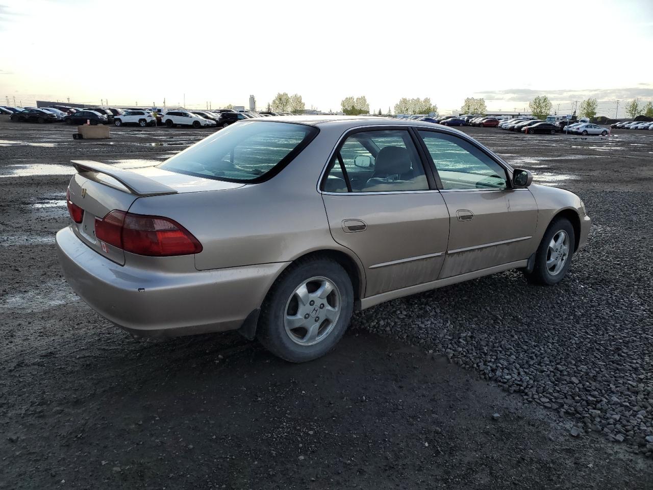 1HGCG5664YA803872 2000 Honda Accord Ex