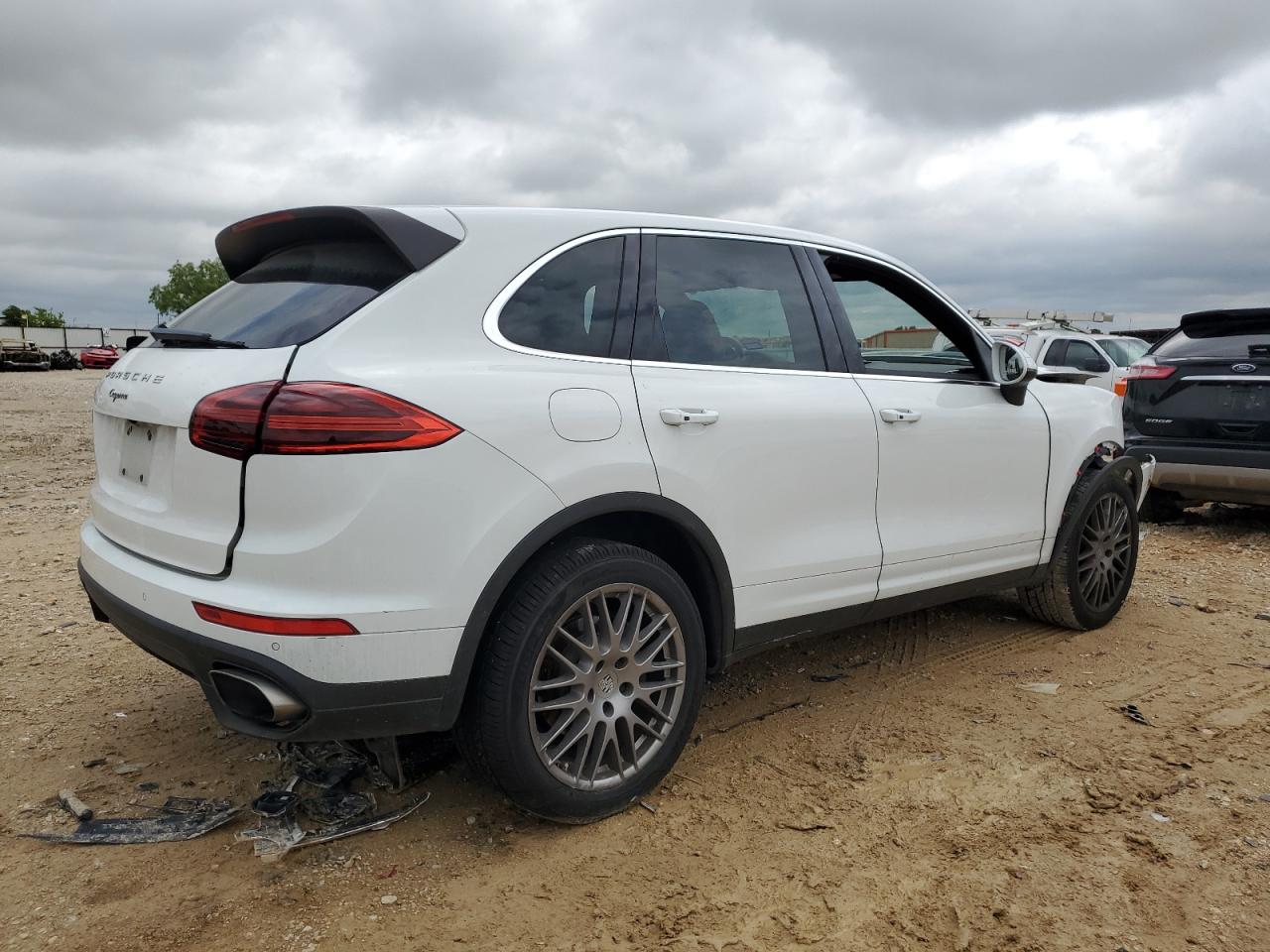 WP1AA2A27GLA10688 2016 Porsche Cayenne