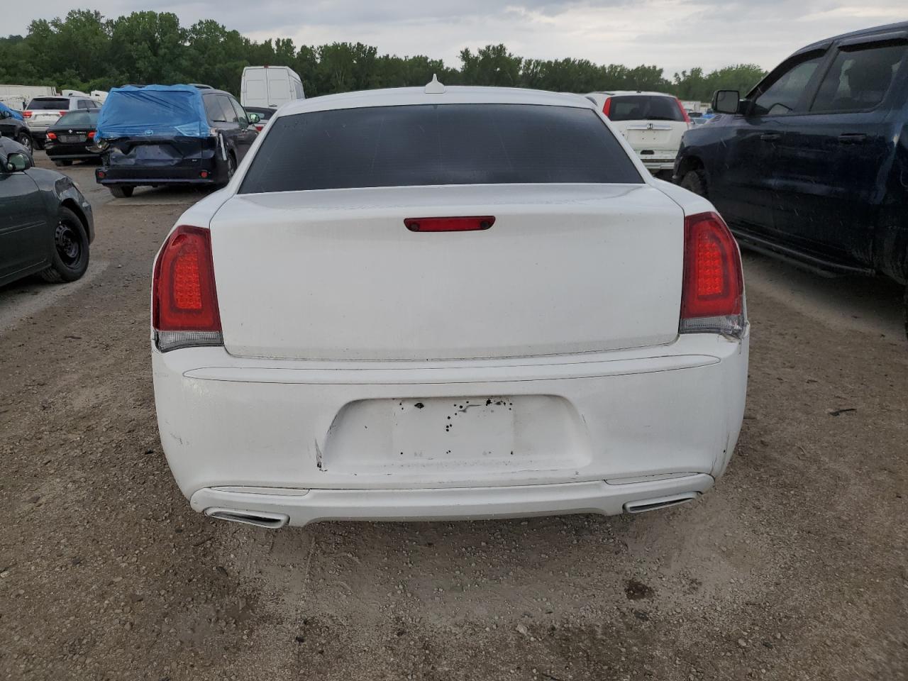 2019 Chrysler 300 Touring vin: 2C3CCAAG3KH711071