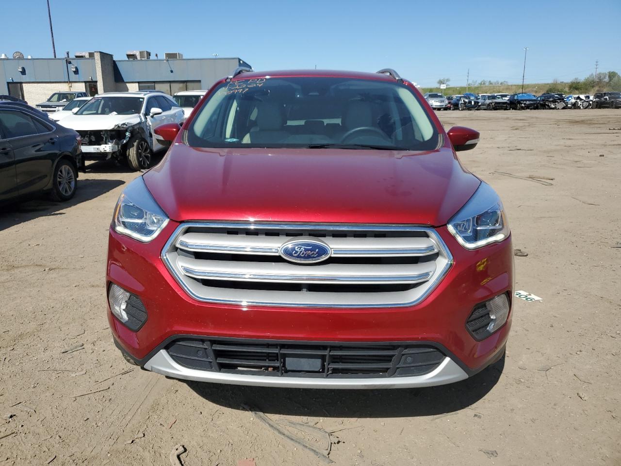 1FMCU0J91JUD02997 2018 Ford Escape Titanium