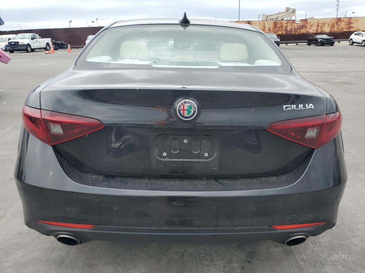 ZARFAECN4H7536079 2017 Alfa Romeo Giulia Ti