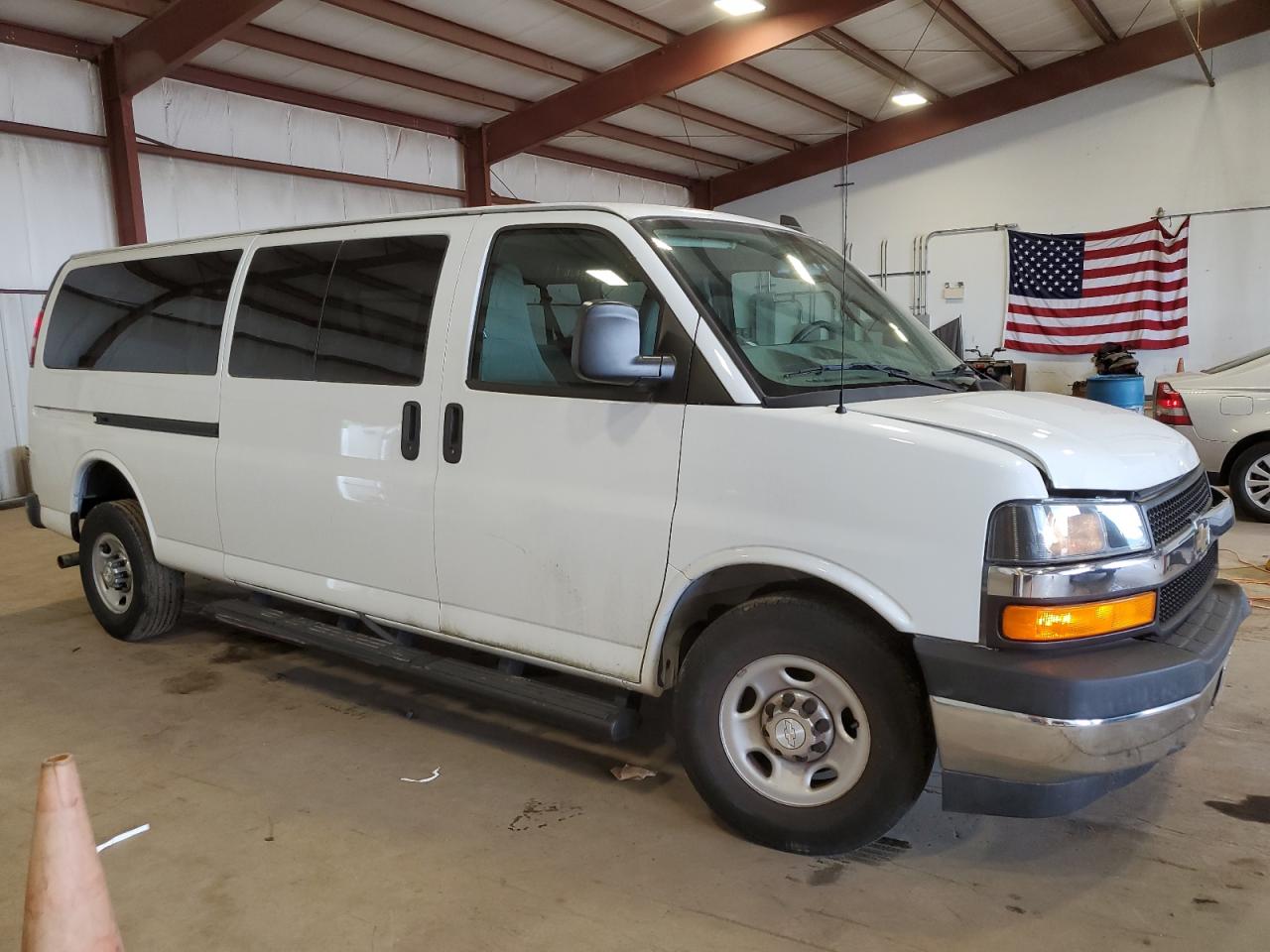 1GAZGPFG2J1165312 2018 Chevrolet Express G3500 Lt