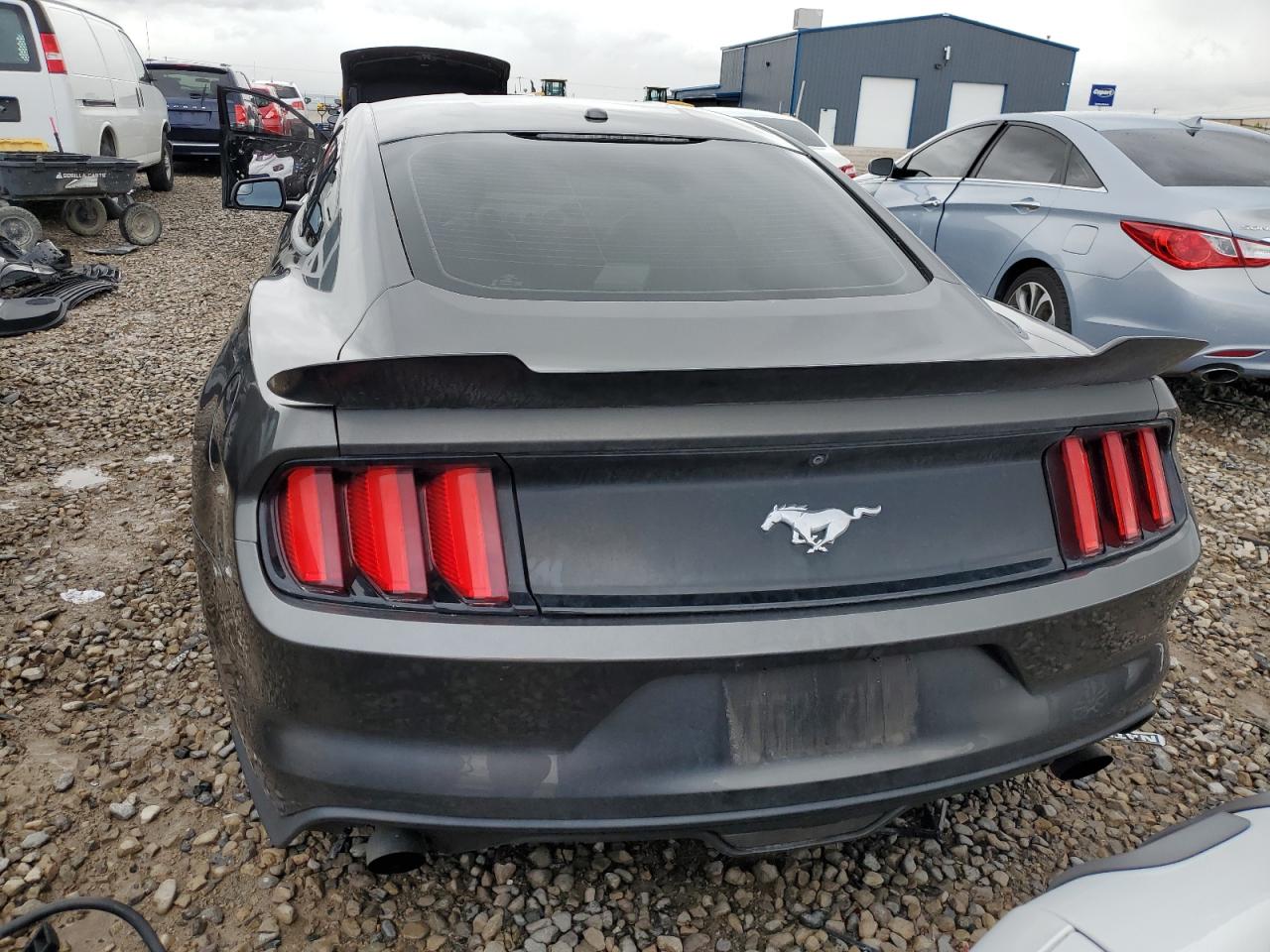 1FA6P8TH4F5303340 2015 Ford Mustang