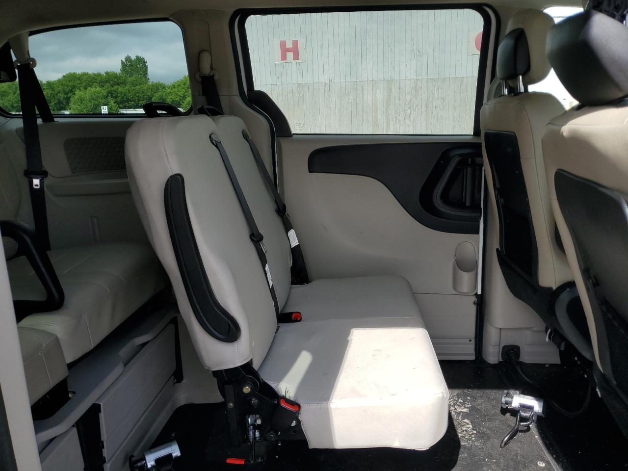 2C7WDGBGXJR363630 2018 Dodge Grand Caravan Se