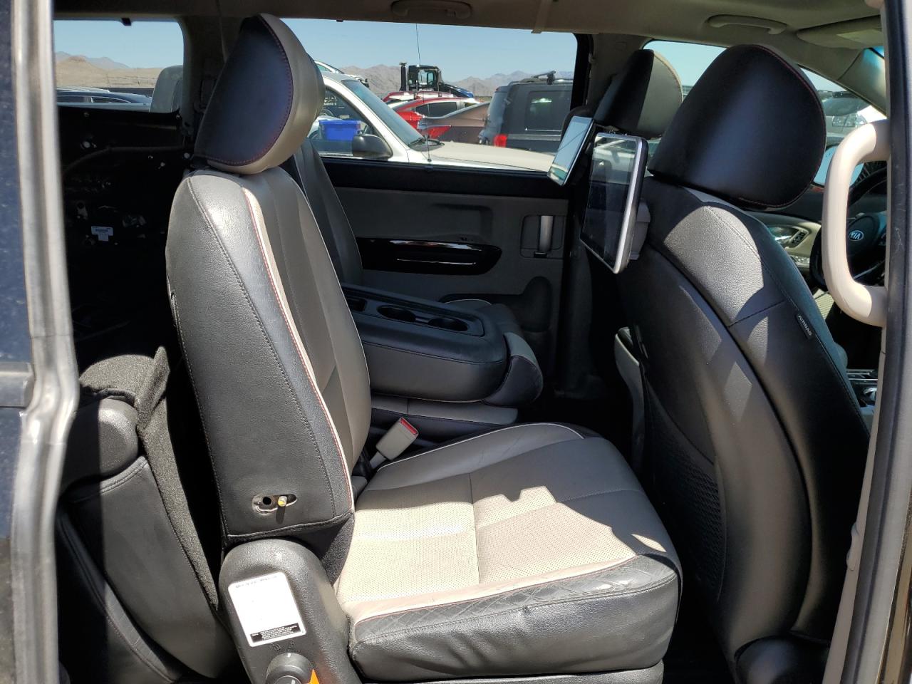 KNDMC5C16K6536879 2019 Kia Sedona Ex