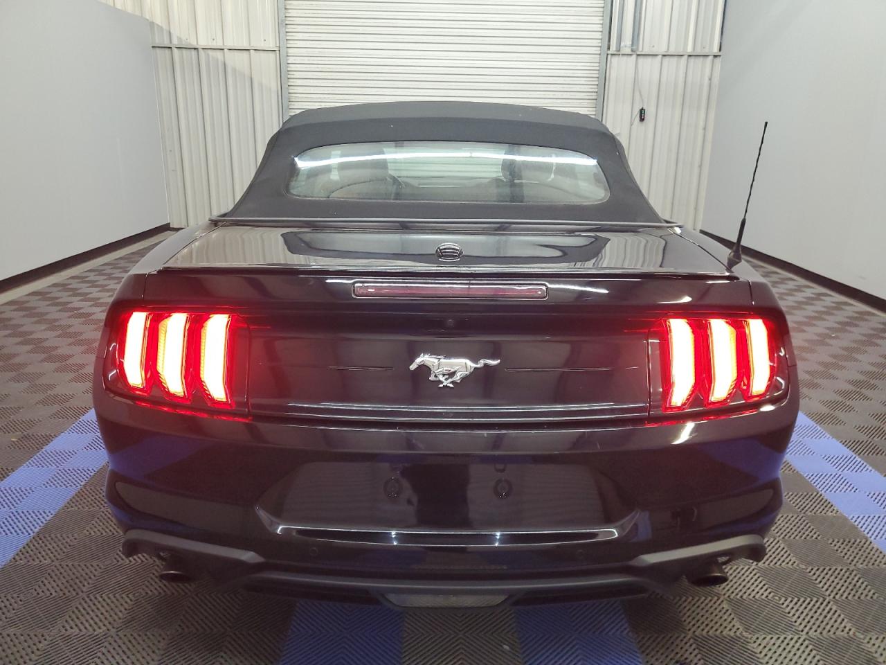 2022 Ford Mustang vin: 1FATP8UH4N5121377