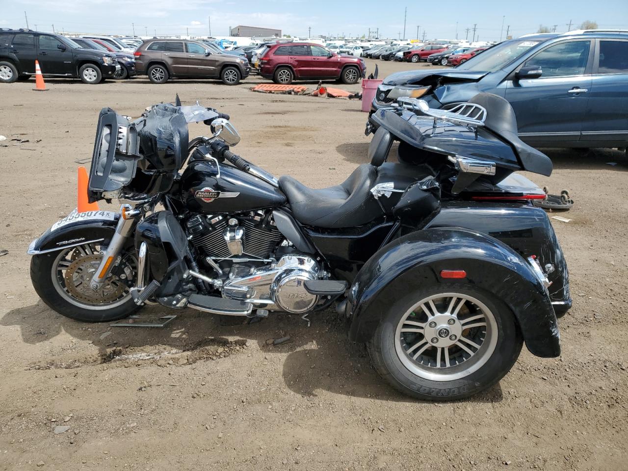 VIN: 1HD1MAF10NB852616 2022 HARLEY-DAVIDSON FL