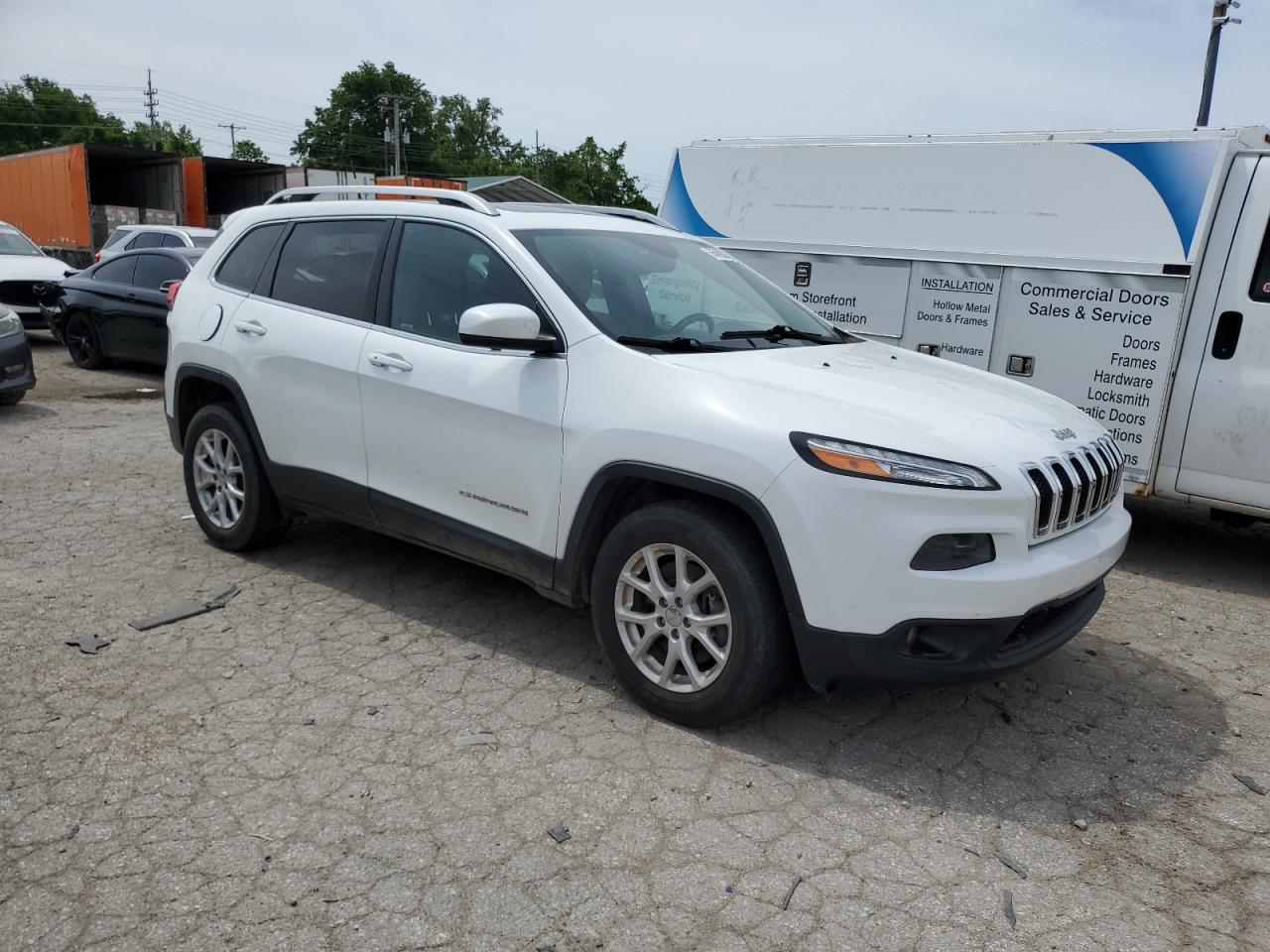 2016 Jeep Cherokee Latitude vin: 1C4PJMCS9GW295994