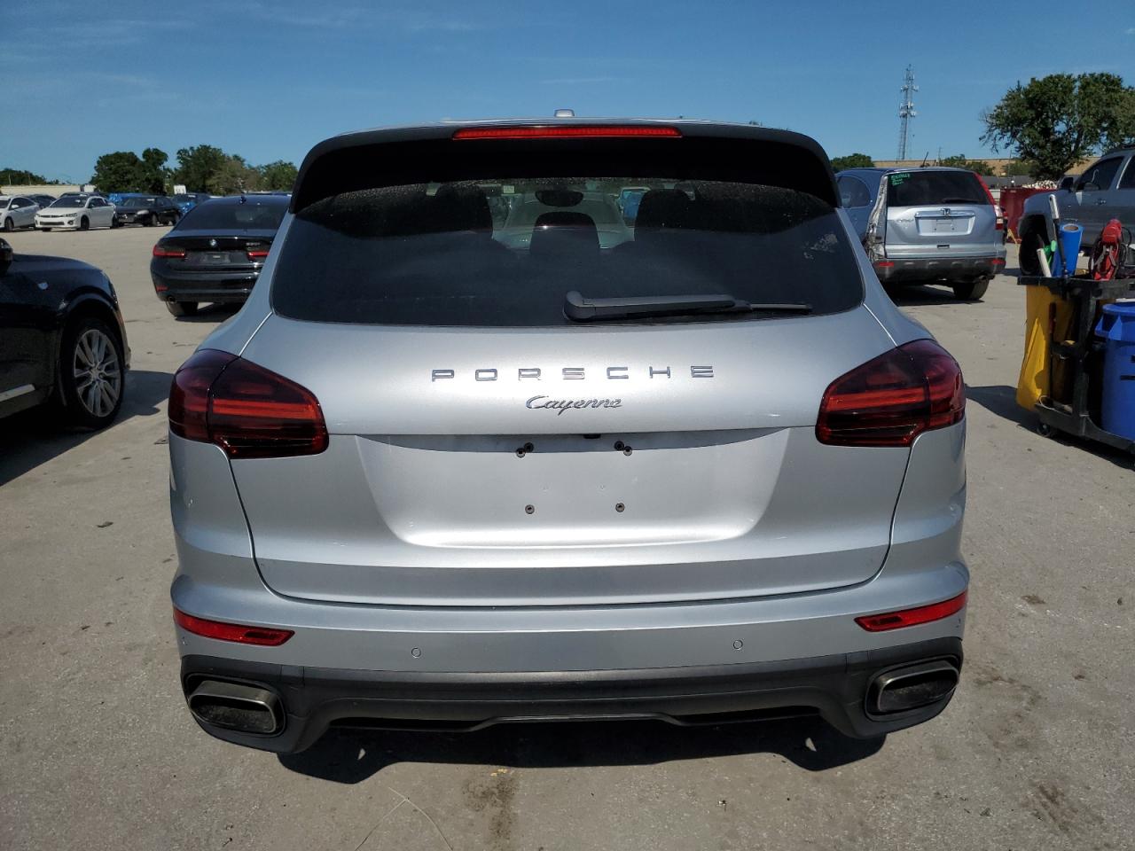 WP1AA2A20JKA01666 2018 Porsche Cayenne