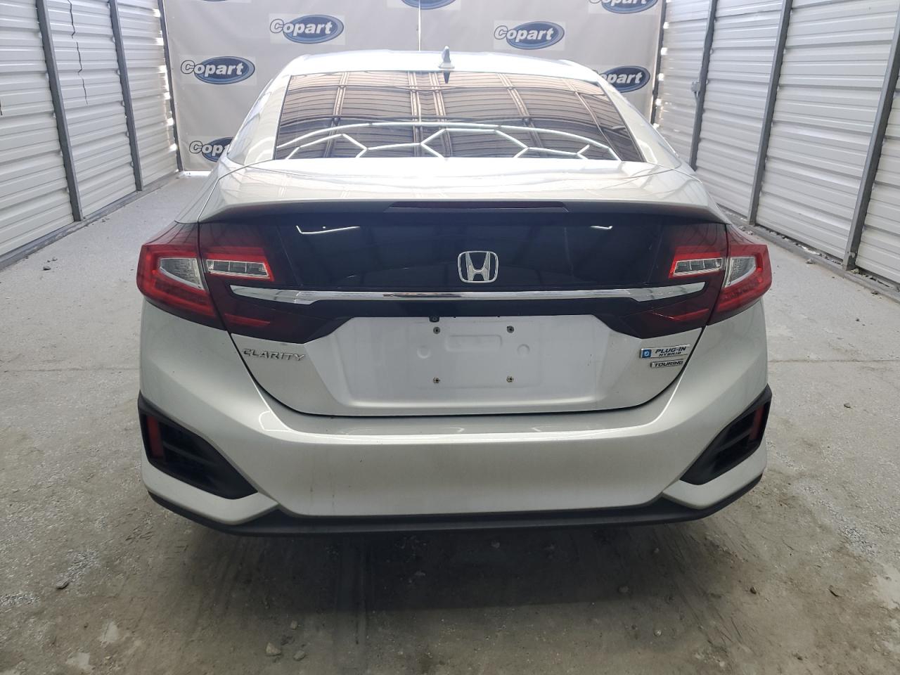 2018 Honda Clarity Touring vin: JHMZC5F33JC003275