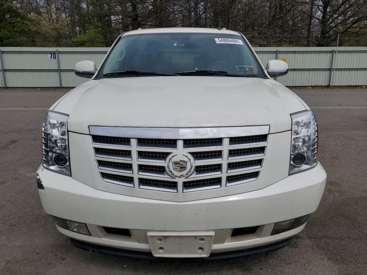 1GYS4BEF4BR290998 2011 Cadillac Escalade Luxury