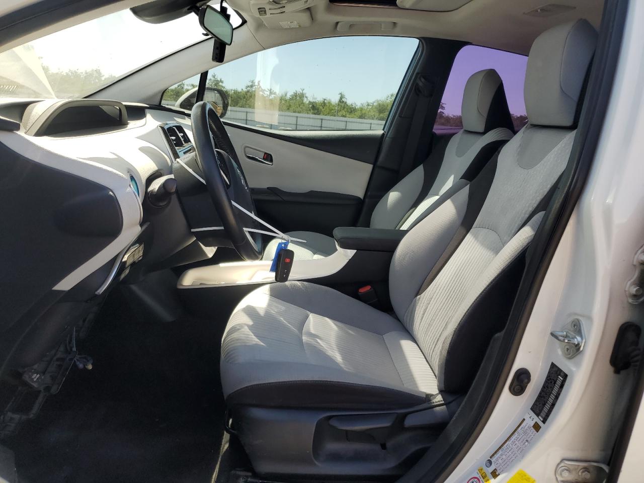 JTDKARFU1G3510094 2016 Toyota Prius