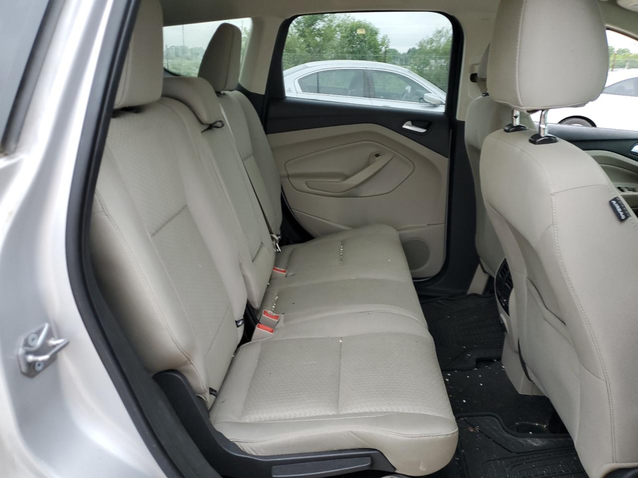 1FMCU0G92HUA12026 2017 Ford Escape Se