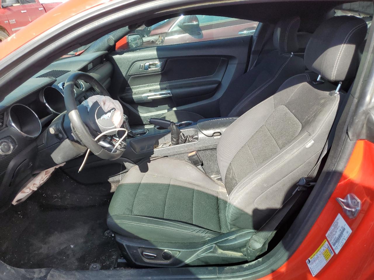 1FA6P8AM0F5306770 2015 Ford Mustang