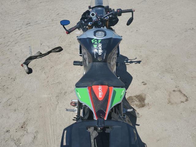 2017 APRILIA TUONO V4 1 ZD4KGUA02HS000077