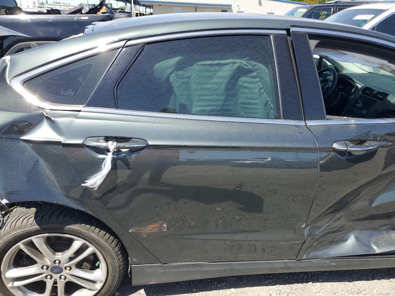 3FA6P0SU2FR147425 2015 Ford Fusion Titanium Phev