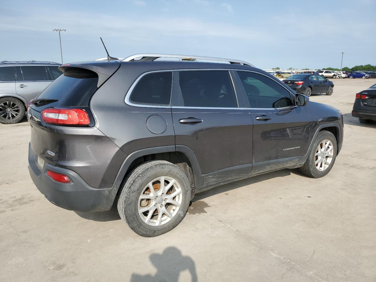 1C4PJLCB5GW282539 2016 Jeep Cherokee Latitude