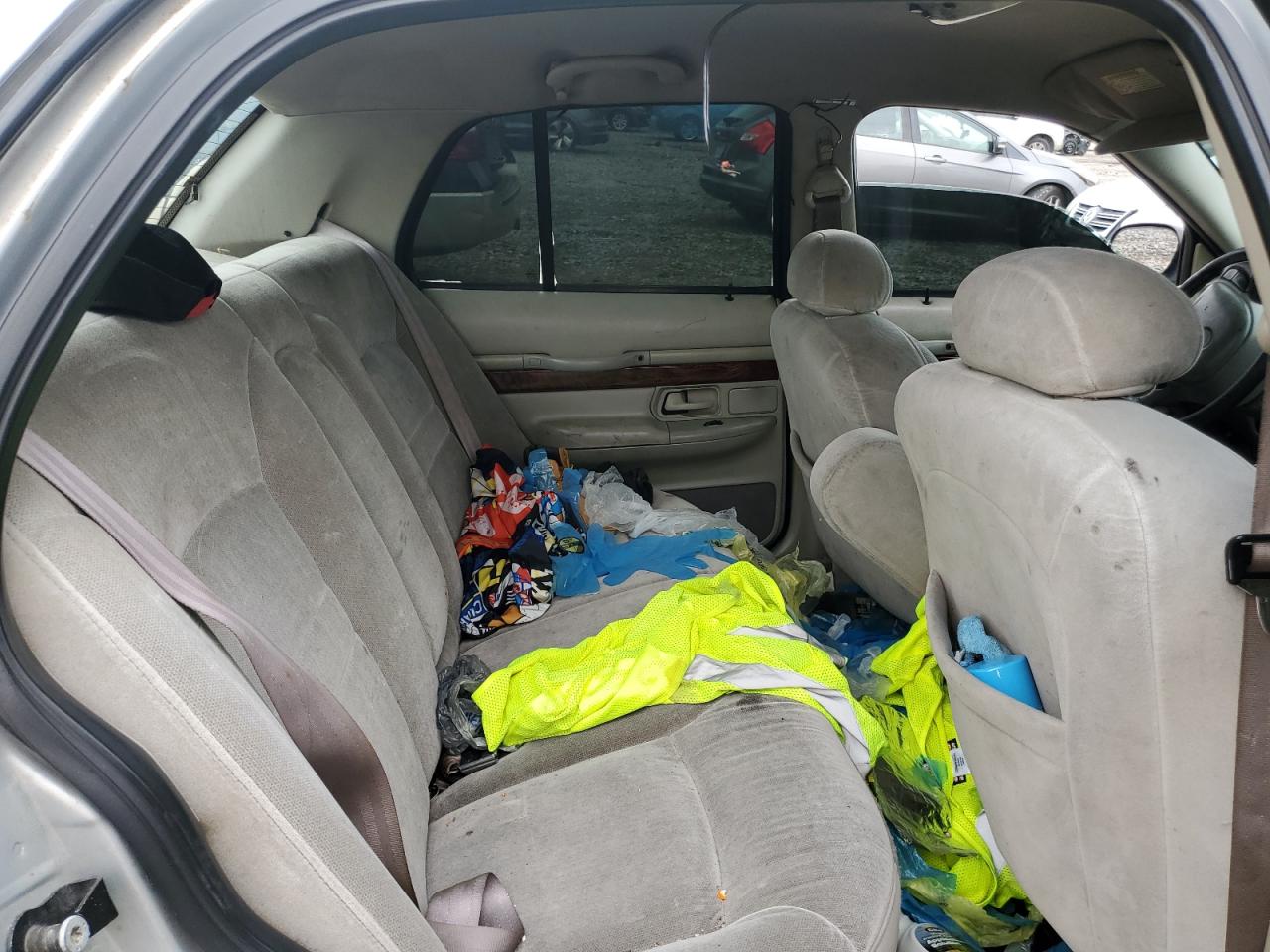 2MEFM75W2YX740360 2000 Mercury Grand Marquis Ls