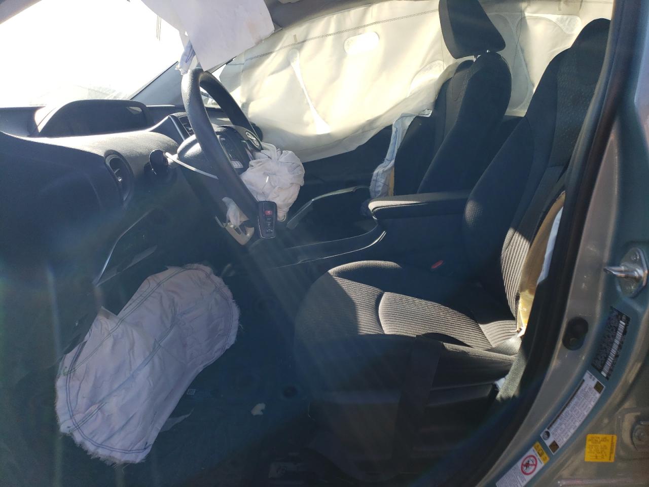 JTDKARFU6J3062765 2018 Toyota Prius