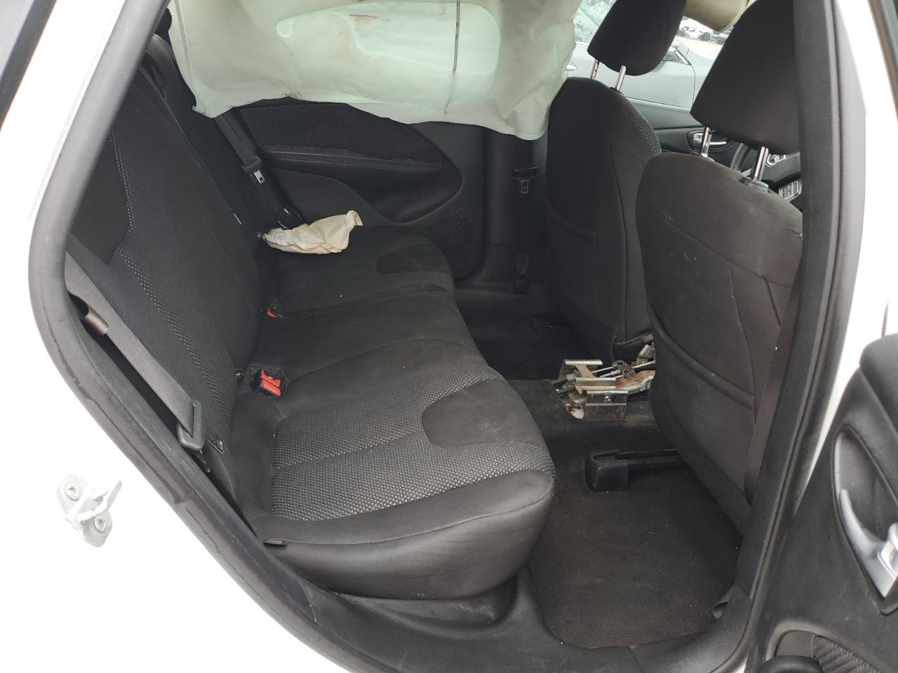 1C3CDFAA6FD403899 2015 Dodge Dart Se