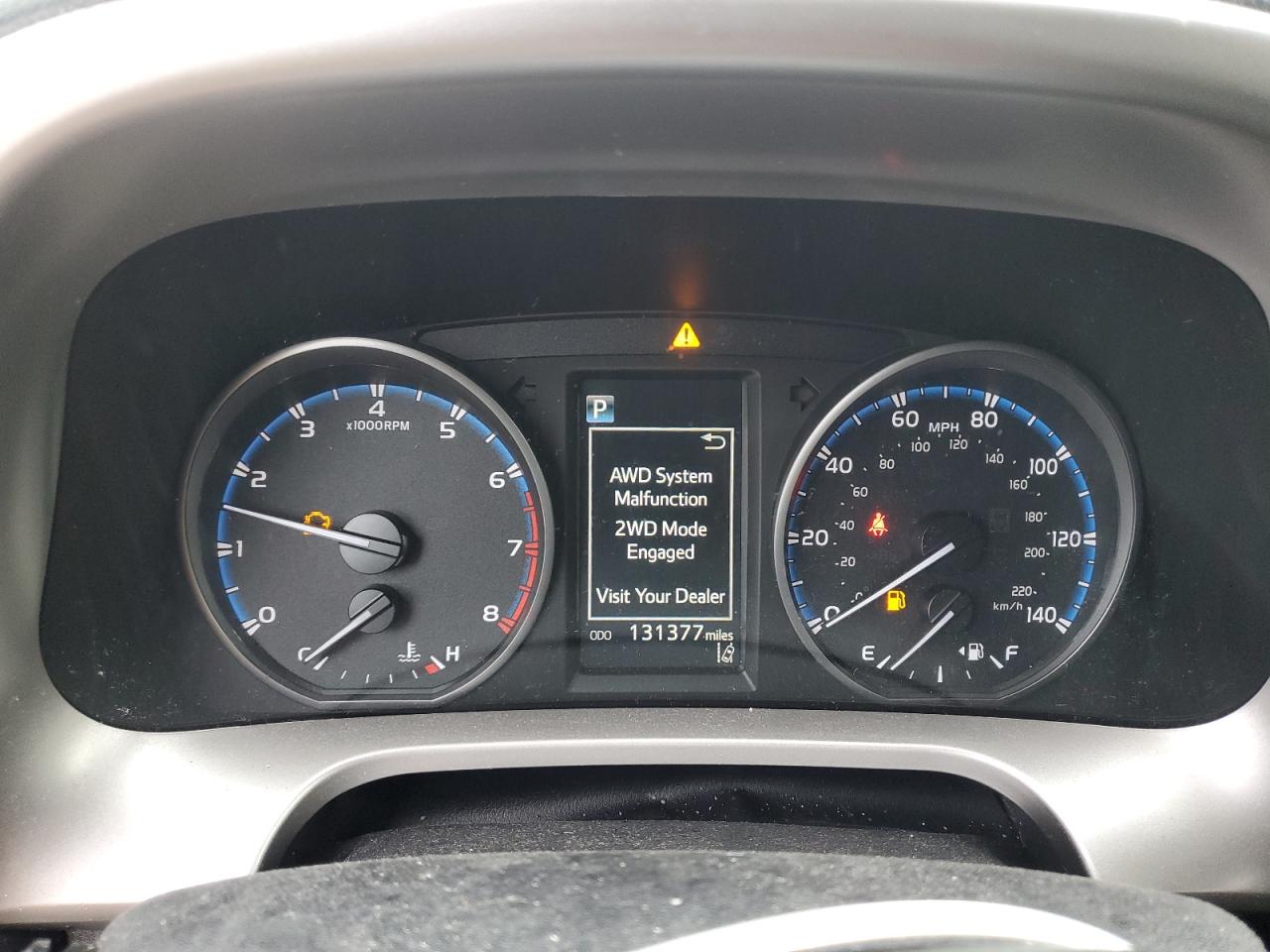 JTMBFREV9HJ133555 2017 Toyota Rav4 Le