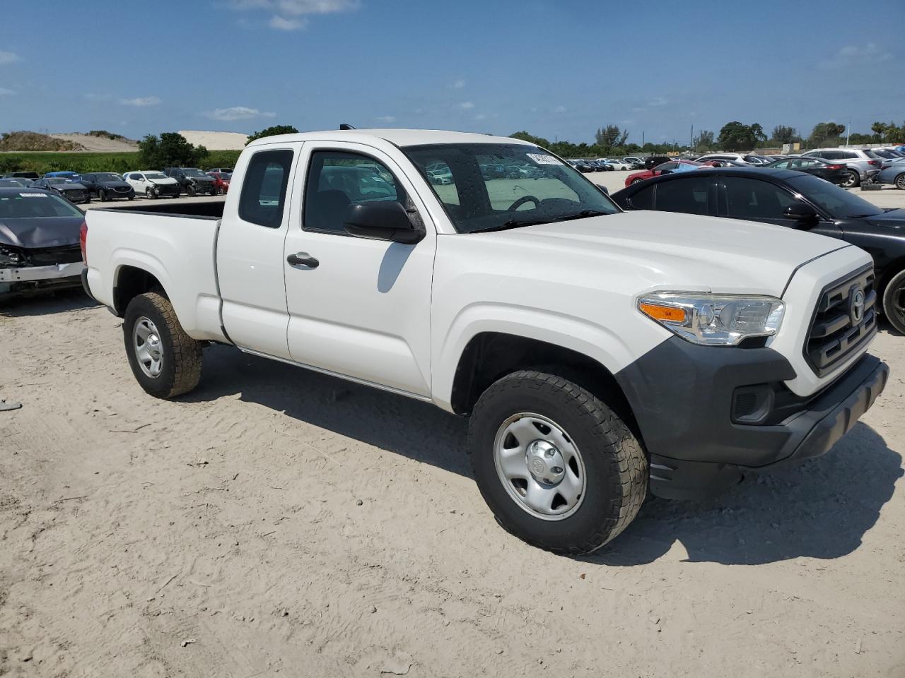 2017 Toyota Tacoma Access Cab vin: 5TFRX5GN1HX088206